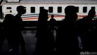 Terlebih, vaksin booster telah ditetapkan sebagai syarat mudik lebaran tahun ini.