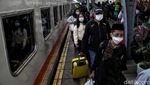 Begini Keramaian Stasiun Pasar Senen Jelang Ramadan