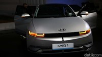 Hyundai Ioniq 5 dinobatkan sebagai mobil terbaik di dunia dalam pemungutan suara yang melibatkan 102 jurnalis otomotif internasional terkemuka dari 33 negara.