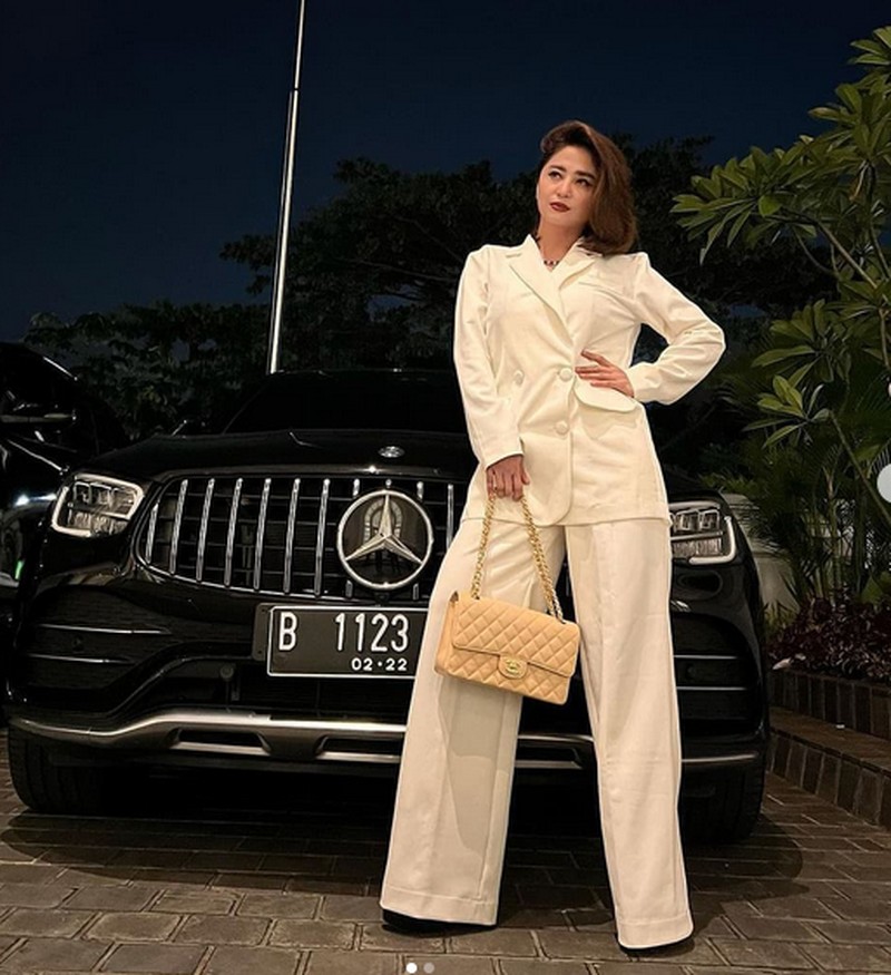 Dewi Perssik