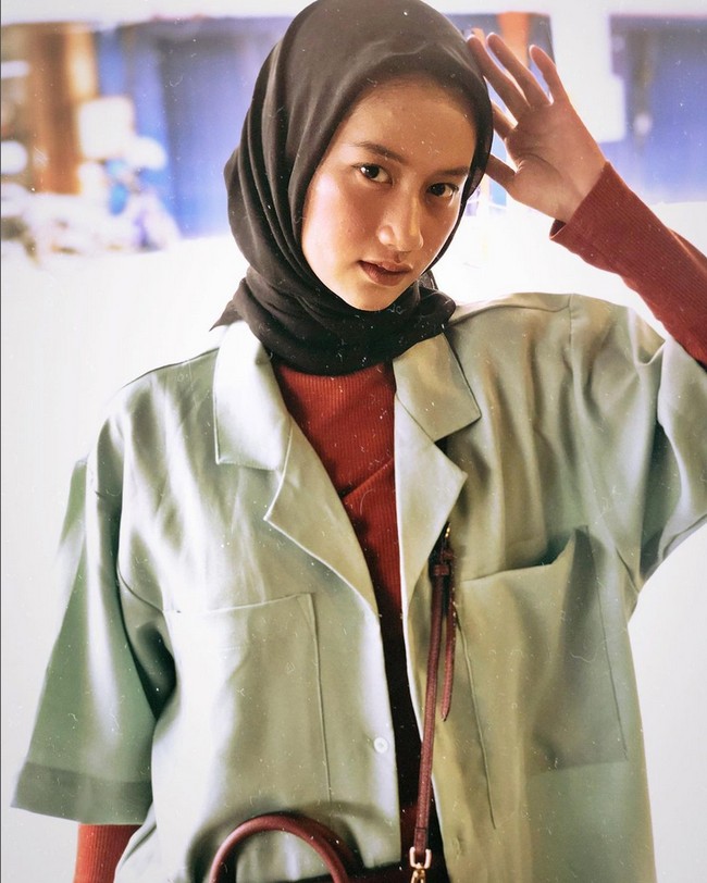 Wanita 26 tahun mengungkapkan kegiatannya usai mengikuti ajang kecantikan tersebut. Banyak banget ini sebelum menikah ya. Jadi MC dan host on air dan off air, program reality show hati sang bidadari, host celebrity and chef dan lain-lain, tuturnya. Foto: Dok. Instagram @litahendratno_.