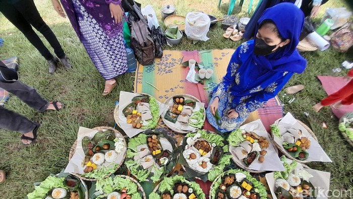 Gembrong liwet di Sumedang.