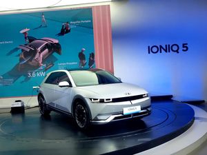 Mau Cicil Beli Mobil Listrik di GIIAS 2022? Bisa, Kok