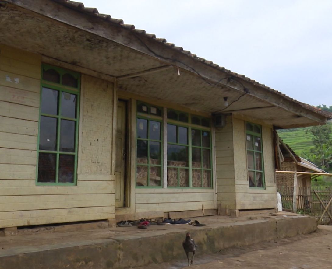 Ibu Enung
