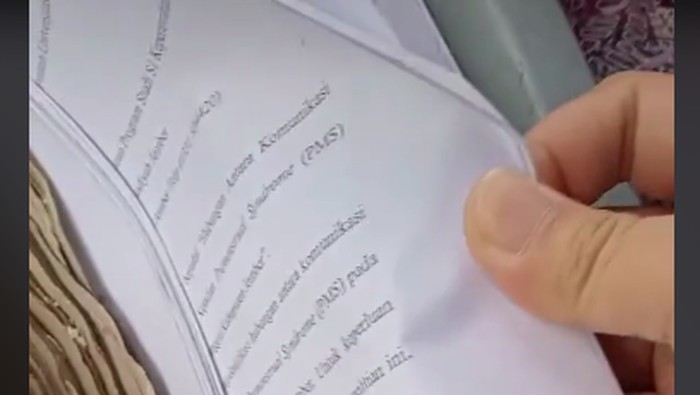 Ketan dibungkus pakai kertas bekas penelitian
