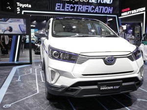 PLN Gaet Toyota agar Pemilik Mobil Listrik Bisa Ngecas di Rumah