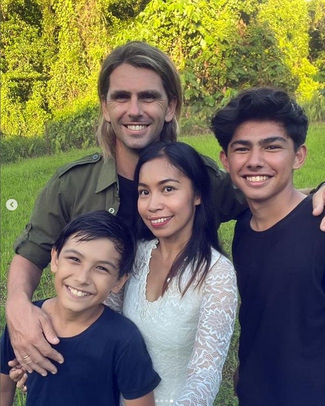 Andrew Ananda Brule Kalaweit lahir pada 30 Januari 2004. Kemudian selang lima tahun, adiknya Enzo Kalaweit lahir pada 24 Desember 2009. Foto: Dok. Instagram @pradakalaweit.