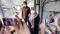 Kakak kandung Bupati Penajam Paser Utara nonaktif Abdul Gafur Masud, Yuliana Masud mengunjungi rumah tahanan KPK, Jakarta, Kamis (31/3/2022).