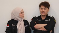 Pada meme itu, istri dari Rizky Billar tersebut menanggapi banyak hal, termasuk yang tidak ada hubungannya dengan dirinya. Foto: Palevi/detikcom