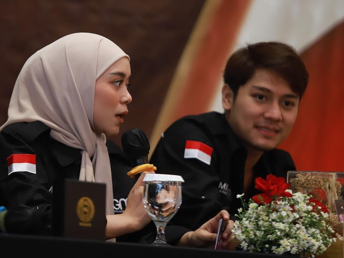 Lesti Kejora dan Rizky Billar Lesti Kejora dan Rizky Billar