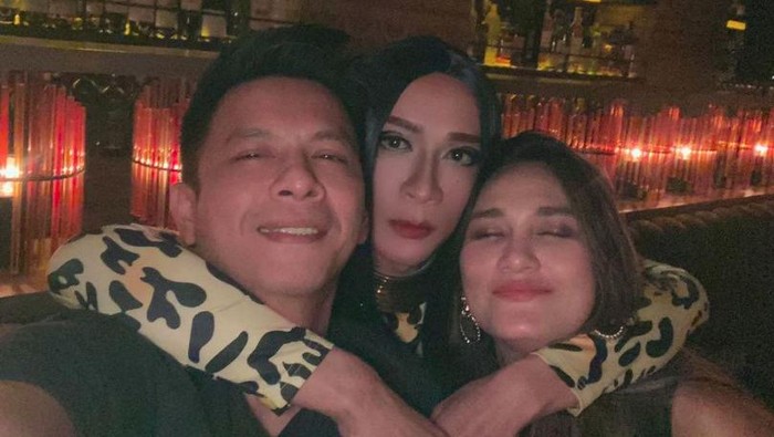 Pertemuan Luna Maya dengan Ariel di Ultah BCL.