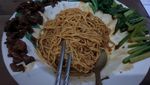 Ngakak! Begini Penyajian Makanan yang Dipisahkan dari Isiannya