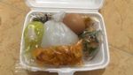 Ngakak! Begini Penyajian Makanan yang Dipisahkan dari Isiannya