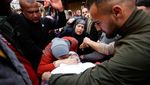 Ribuan Orang Iringi Pemakaman 2 Pemuda Palestina yang Ditembak Israel