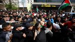 Ribuan Orang Iringi Pemakaman 2 Pemuda Palestina yang Ditembak Israel