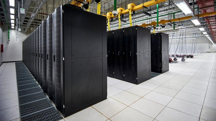 NTT Jakarta 3 Data Center NTT Jakarta 3 Data Center yang diklaim terbesar di Indonesia dengan kapasitas 45 megawatt.