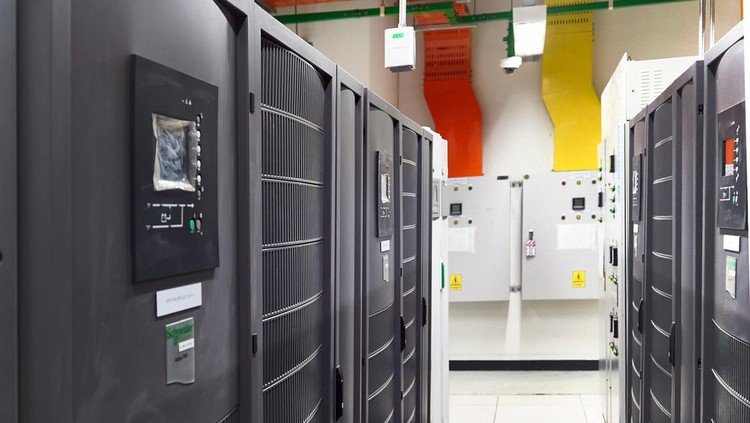 NTT Jakarta 3 Data Center NTT Jakarta 3 Data Center yang diklaim terbesar di Indonesia dengan kapasitas 45 megawatt.
