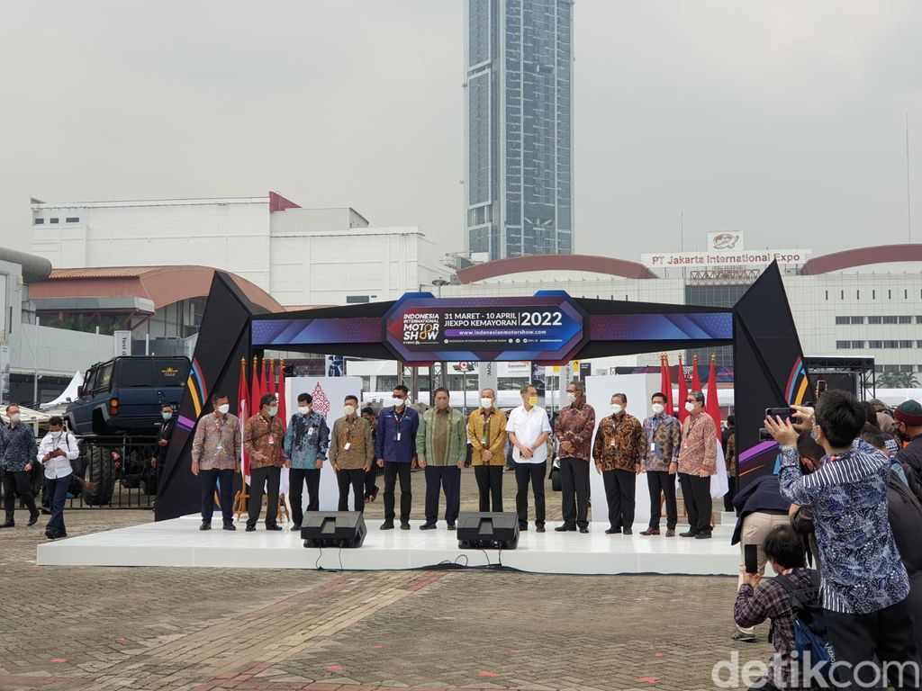 Pembukaan IIMS 2022 oleh Airlangga Hartarto