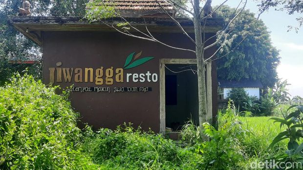 Penampakan Jiwangga Resto destinasi kuliner di Sleman yang kini terbengkalai dan disebut angker.Foto diambil Kamis (31/3/2022).