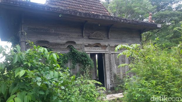 Penampakan Jiwangga Resto destinasi kuliner di Sleman yang kini terbengkalai dan disebut angker.Foto diambil Kamis (31/3/2022).