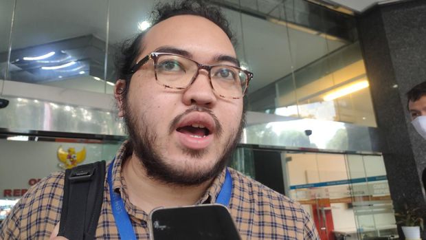 Pengacara publik LBH Jakarta yang mengadvokasi warga Rusun City Garden, Charlie Albajili,