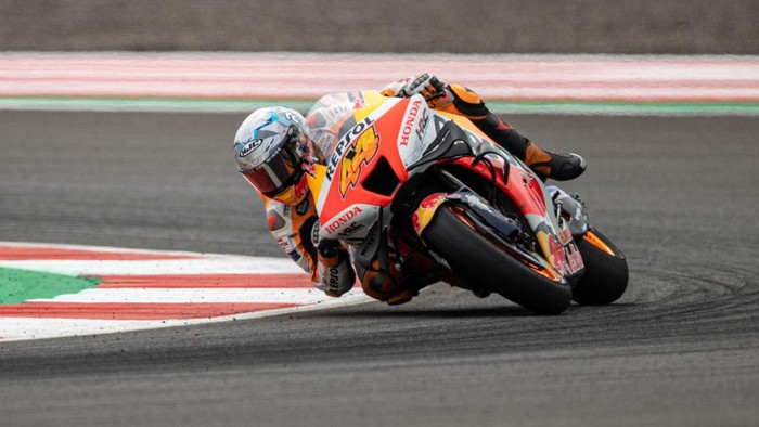 LOMBOK, INDONESIA - MARCH 19: MotoGP rider Pol Espargaro #44 of Spain and Repsol Honda Team competes during the qualifying round of the MotoGP Grand Prix of Indonesia at Mandalika International Street Circuit on March 19, 2022 in Lombok, Indonesia. (Photo by Robertus Pudyanto/Getty Images)