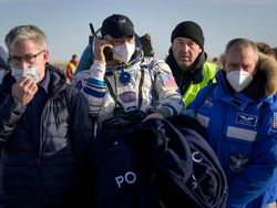 Pulang Bareng ke Bumi, Astronot AS-Rusia Mendarat di Kazakhstan