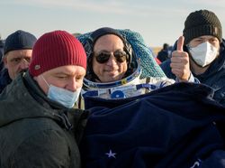 Pulang Bareng ke Bumi, Astronot AS-Rusia Mendarat di Kazakhstan