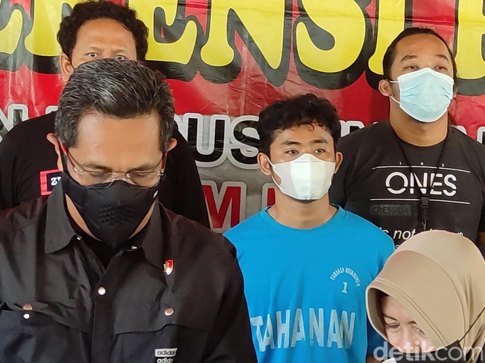 Rilis kasus perampokan studio foto Semarang di Mapolda Jateng, Kamis (31/3/2022).