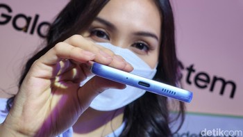 Diberikan port USB Type C dan speaker stereo. Foto: Adi Fida Rahman/detikINET