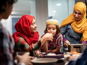 Sebelum Puasa, Perbaiki Pola Makan dengan 5 Kebiasaan Sehat Ini