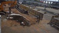 Fasilitas ini semula lebarnya 8 meter ditambah menjadi 12,5 meter. Kapasitas muatan yang semula 35 ton menjadi 60 ton.  