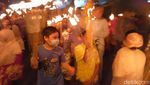 Suka Cita Pawai Obor untuk Sambut Ramadan