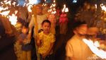 Suka Cita Pawai Obor untuk Sambut Ramadan