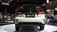 Suzuki XL7 Alpha FF menjadi XL7 tipe tertinggi di antara tiga varian sebelumnya yaitu Zeta, Beta, dan Alpha. 