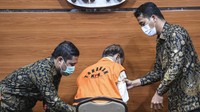 Rincian suap yang Annas terima, yakni sebesar USD 166.100 dari Gulat Medali Emas Manurung terkait alih fungsi hutan di Riau seluas 2.522 hektare, dan sebesar Rp 500 juta dari Edison Marudut melalui Gulat Medali Emas Manurung soal pengerjaan proyek Dinas PU Riau. Setahun berikutnya usai mengajukan kasasi, Annas mendapat grasi atau pengurangan masa hukuman dari Presiden Joko Widodo (Jokowi) pada Oktober 2019.