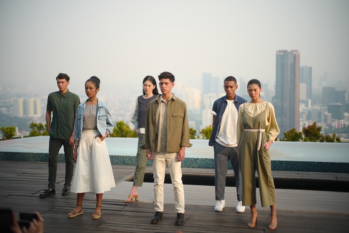 UNIQLO Batik Motif Collection Spring/Summer 2022 Designed by Bai Populo UNIQLO Batik Motif Collection Spring/Summer 2022 Designed by Bai Populo