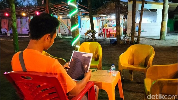 Warung yang viral harga es tehnya Rp 8 ribu segelas, Kamis (31/3/2022).
