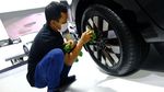 Pahlawan IIMS 2022 yang Selalu Sigap Bikin Mobil Terus Kinclong