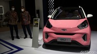 Sebagai SUV beraliran crossover, OMODA 5 menjadi acuan tren gaya hidup baru dengan tampilan yang eksklusif dan interaktif karena ditujukan bagi orang-orang yang menyukai gaya masa depan dan mencari pengalaman berkendara yang dinamis.