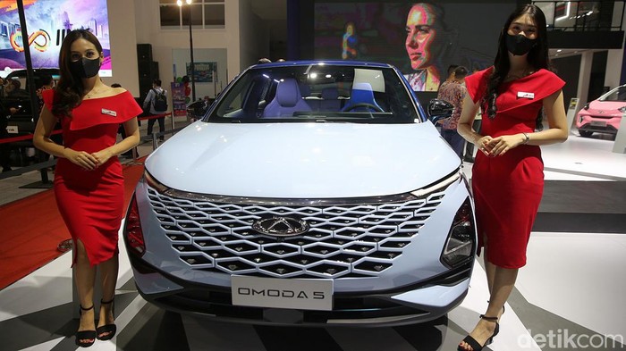 Balik ke Indonesia, Chery Siap Dipesan Lagi Produsen mobil asal China Chery resmi kembali masuk ke pasar Indonesia. Chery juga sudah siap menghadapi kerasnya persaingan di industri otomotif Tanah Air.
