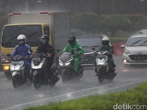 Prakiraan Cuaca Jawa Tengah: Waspada Hujan-Angin Kencang di Daerah Ini