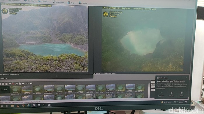 Budi Prianto, petugas Pos Pemantauan Gunung Kelud PVMBG
