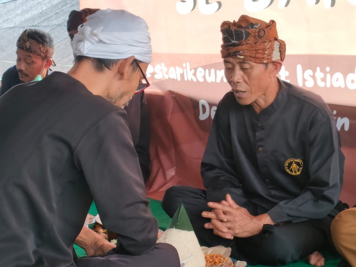 Deklarasi sekolah adat Banten Kidul di Kasepuhan Lebak Larang, Desa Mekarsari, Kecamatan Cibeber, Kabupaten Lebak, Banten.