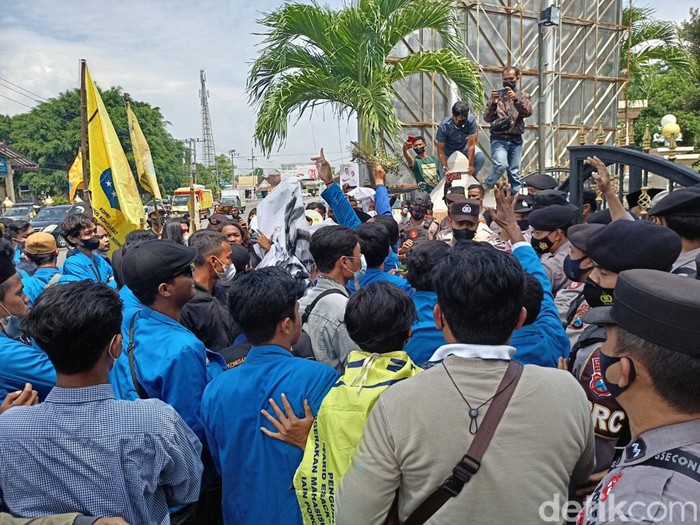 Demo PMII di Ponorogo