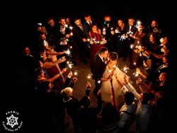 Jawara Kontes Foto Pernikahan FdB, Tak Kalah Romantis dari #BinJinWedding