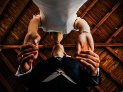 Jawara Kontes Foto Pernikahan FdB, Tak Kalah Romantis dari #BinJinWedding