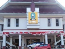Heboh Video Anggota DPRD Sinjai Diduga Tidur Saat Rapat Paripurna