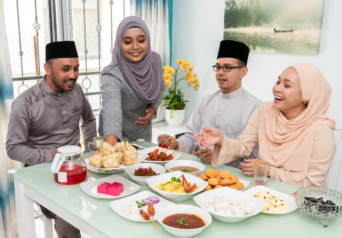 Berbicara Saat Sedang Makan Termasuk Sunah Rasulullah SAW