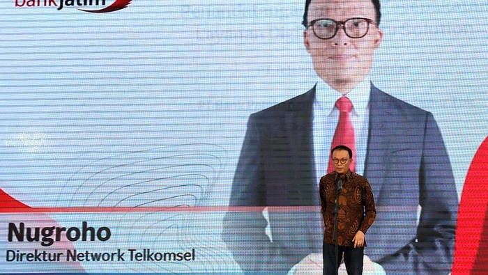 Bank Jatim adalah Bank Pembangunan Daerah pertama yang mengimplementasikan secara komersial 4 Layanan Digital Security Telkomsel, yakni Telkomsel SimSwap Solution, Telkomsel Advance Authentication, iOT Sphere dan SD Wan.
